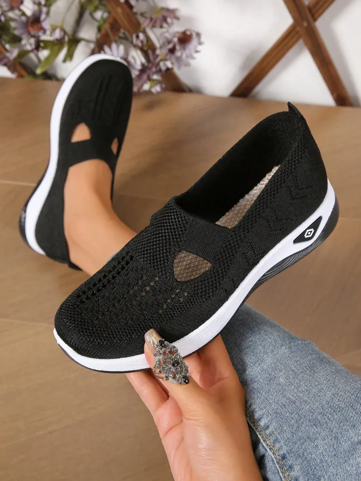 Women's Walking Sneakers - Image 2