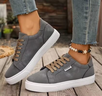 Women's casual sneakers